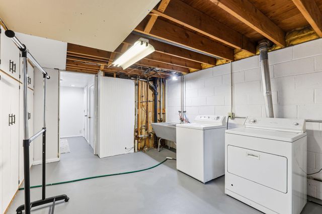 2300 W 95th Street, Bloomington, MN 55431