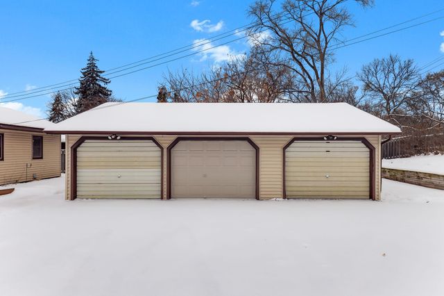 2300 W 95th Street, Bloomington, MN 55431