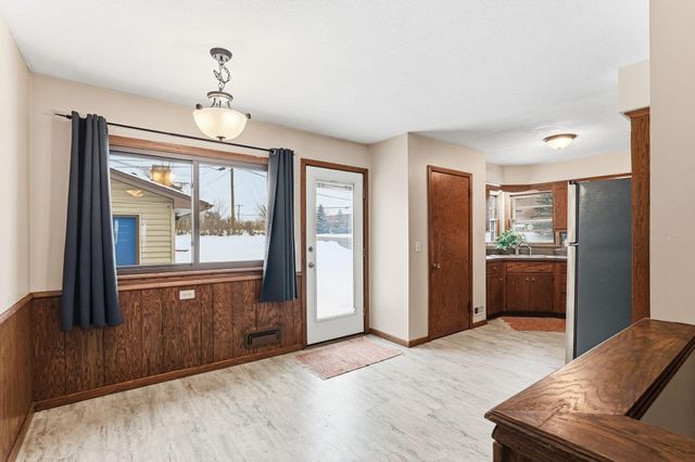 2300 W 95th Street, Bloomington, MN 55431