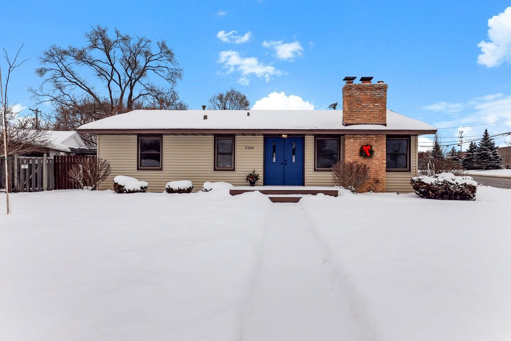 2300 W 95th Street, Bloomington, MN 55431