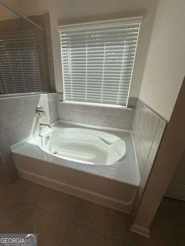5270 Woodline View Circle, Auburn, GA 30011