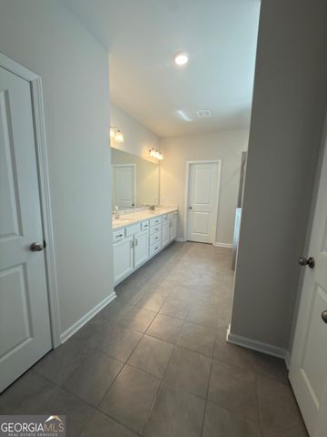 5270 Woodline View Circle, Auburn, GA 30011