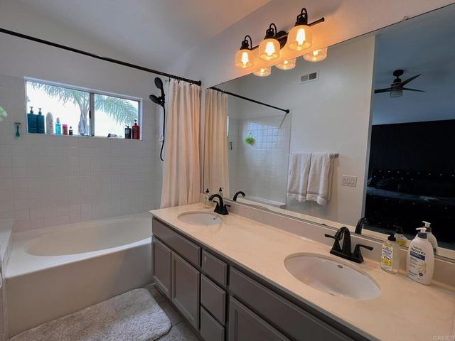 1967 Spanish Oak Way, Vista, CA 92081