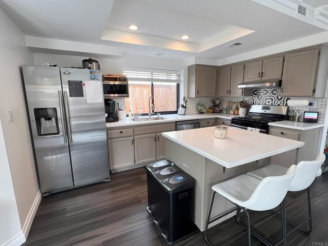 1967 Spanish Oak Way, Vista, CA 92081