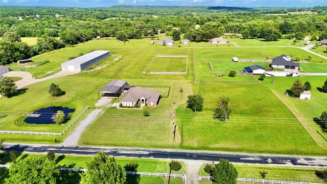 133 N Bk 700 Road, Stigler, OK 74462