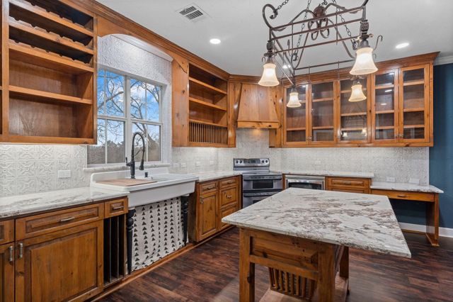 1560 Bowler Road, Waller, TX 77484