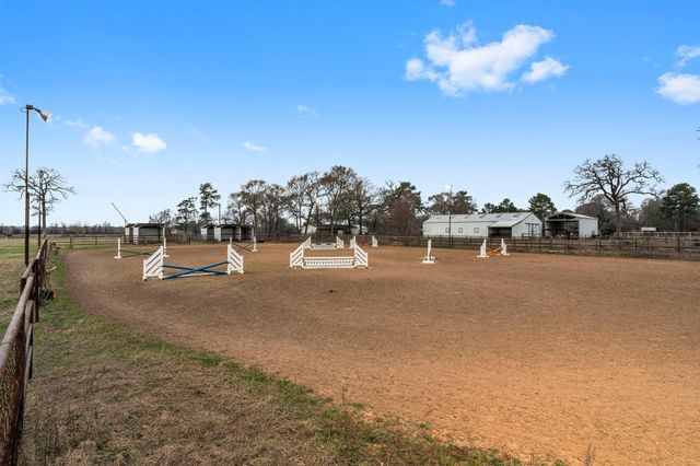 1560 Bowler Road, Waller, TX 77484