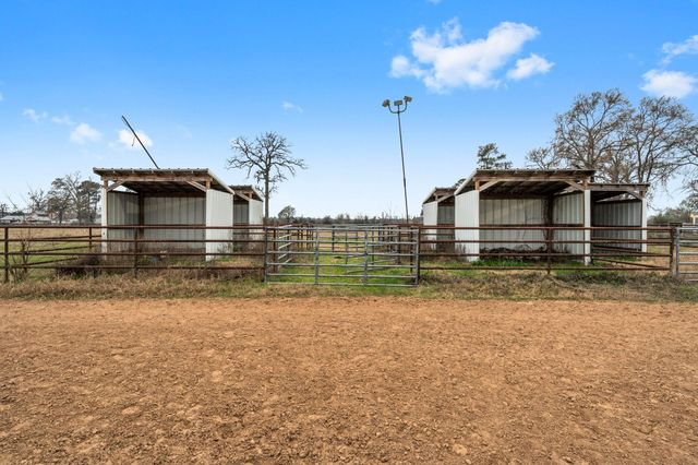 1560 Bowler Road, Waller, TX 77484
