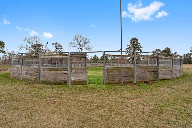 1560 Bowler Road, Waller, TX 77484