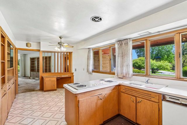 11738 Hayes AVENUE, West Allis, WI 53227