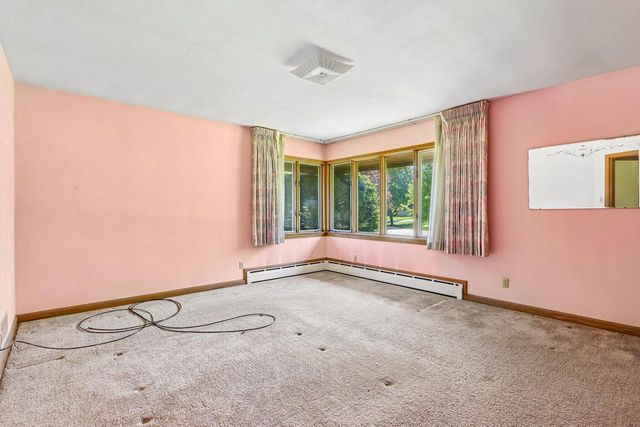 11738 Hayes AVENUE, West Allis, WI 53227