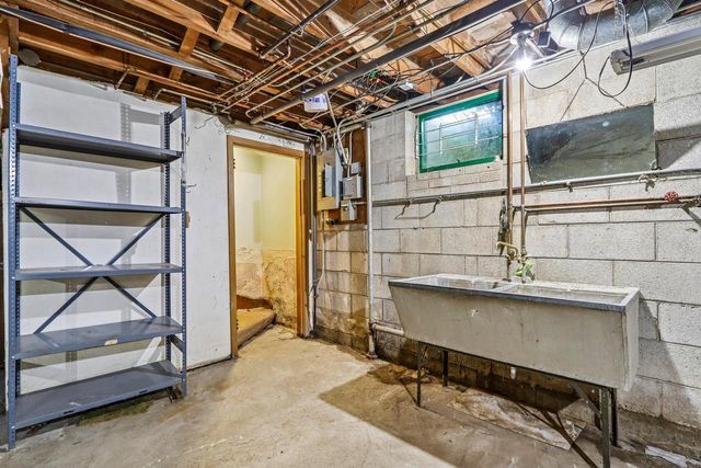 11738 Hayes AVENUE, West Allis, WI 53227