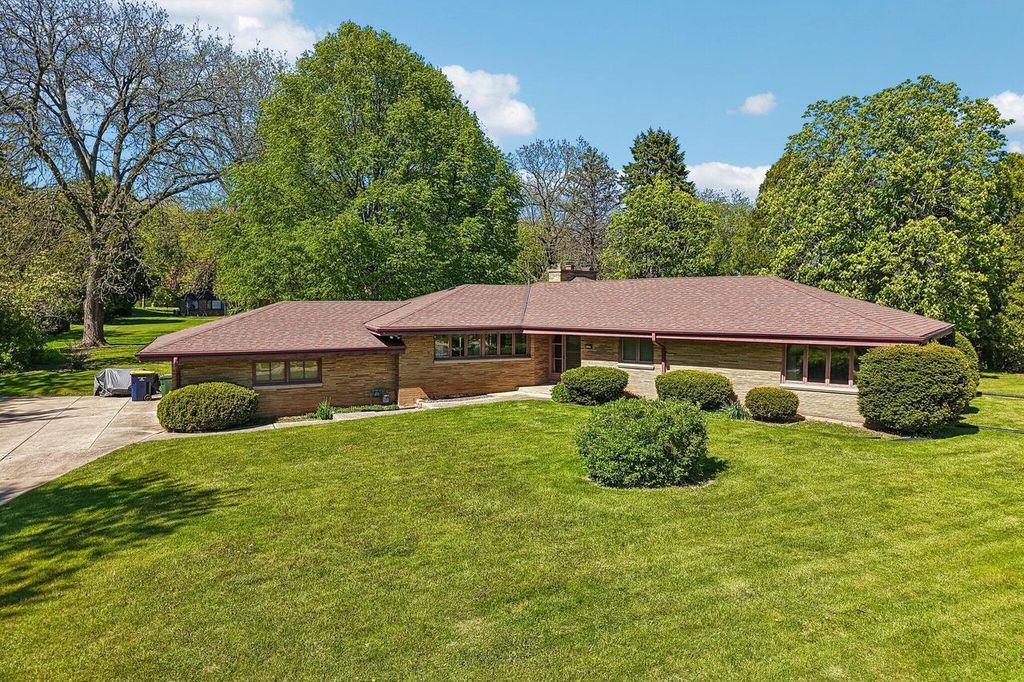 11738 Hayes AVENUE, West Allis, WI 53227