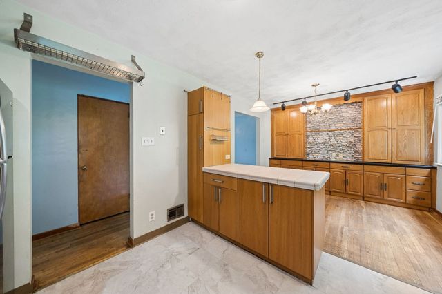 270 Roycroft AVENUE, Mt Lebanon, PA 15234