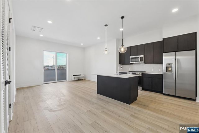 487 Market 203, Saddle Brook, NJ 07663