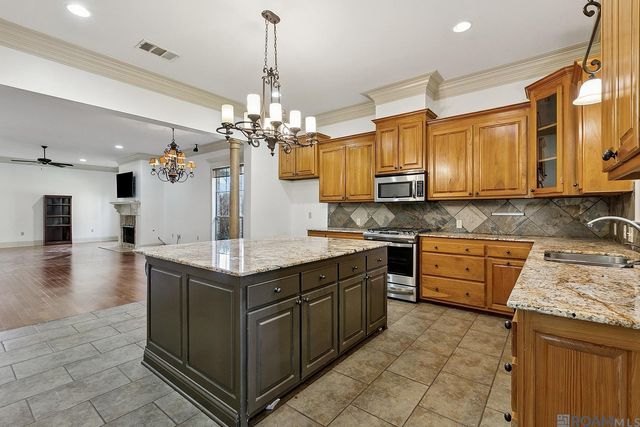 5214 Quarter Ln, Baton Rouge, LA 70809