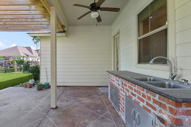 5214 Quarter Ln, Baton Rouge, LA 70809