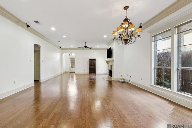 5214 Quarter Ln, Baton Rouge, LA 70809