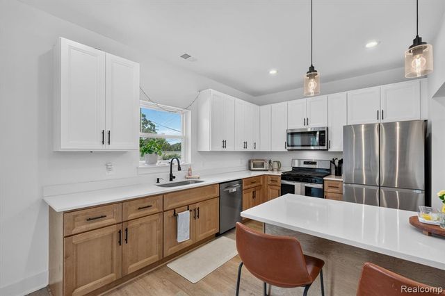 25760 Groveland Street, Roseville, MI 48066