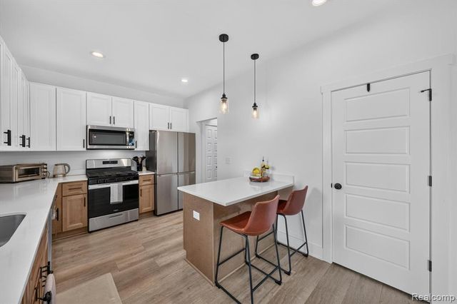 25760 Groveland Street, Roseville, MI 48066