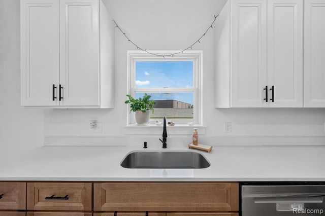 25760 Groveland Street, Roseville, MI 48066