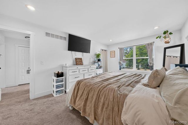 25760 Groveland Street, Roseville, MI 48066