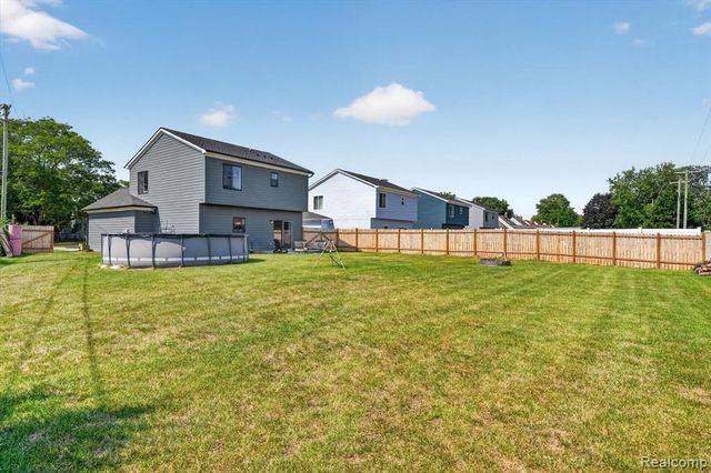 25760 Groveland Street, Roseville, MI 48066