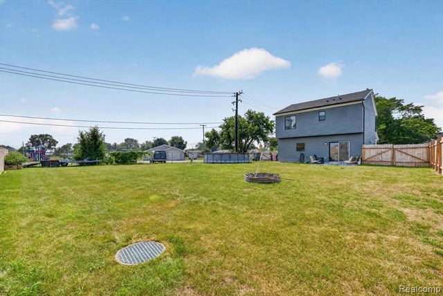 25760 Groveland Street, Roseville, MI 48066