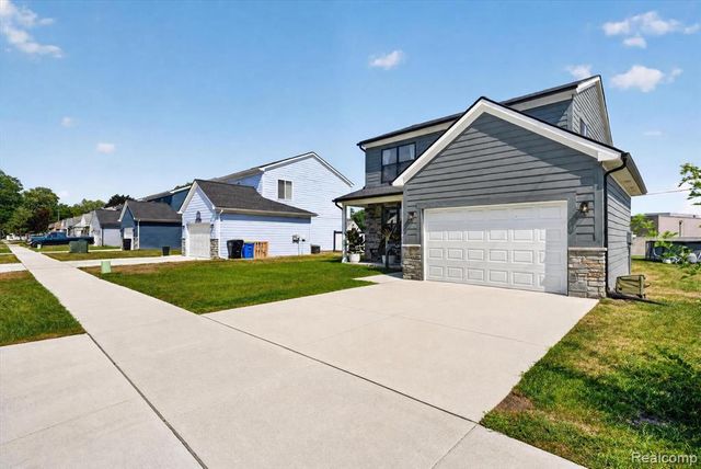25760 Groveland Street, Roseville, MI 48066