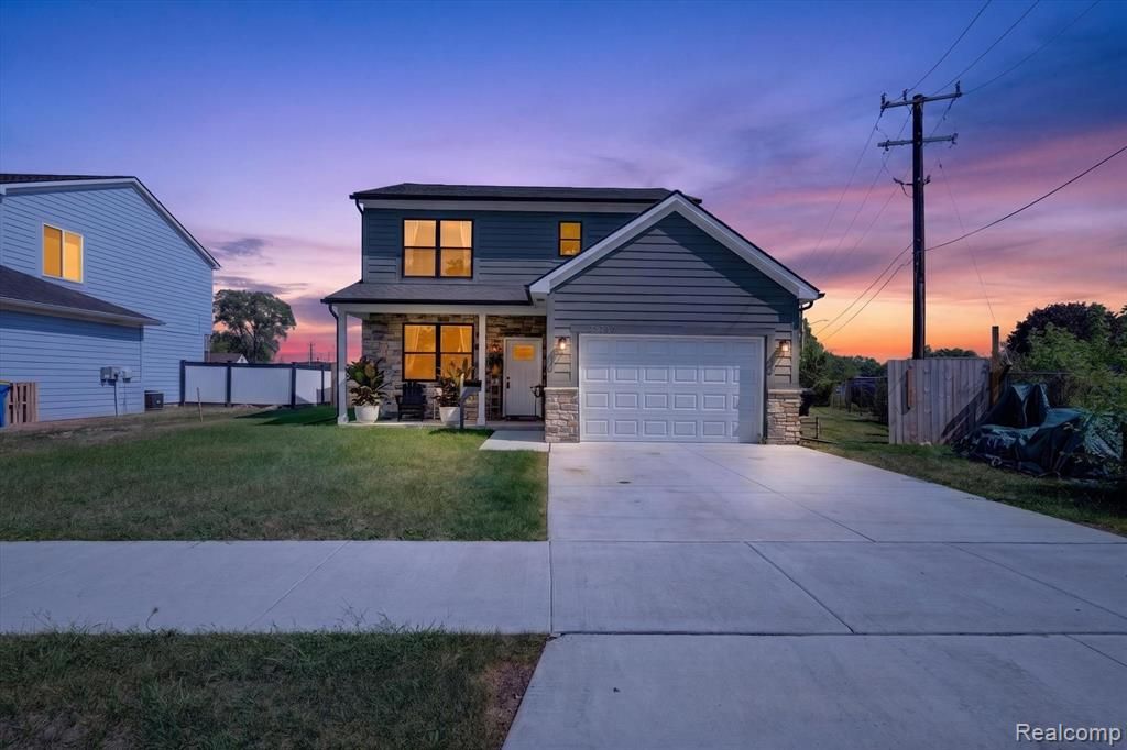 25760 Groveland Street, Roseville, MI 48066