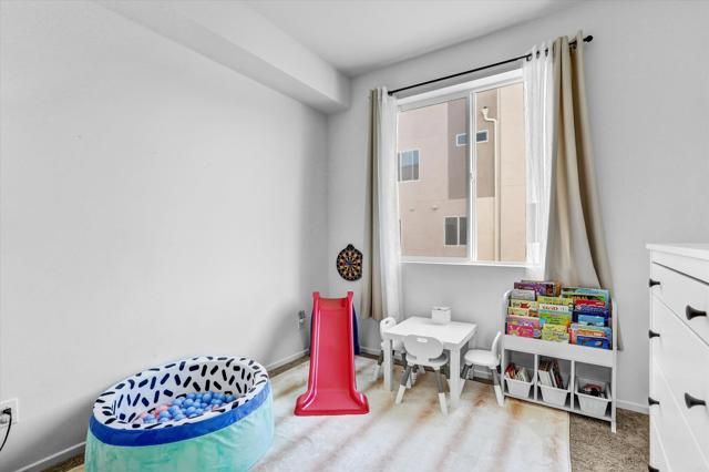 402 Creekside Cir, San Diego, CA 92114