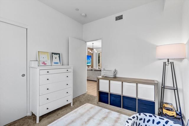 402 Creekside Cir, San Diego, CA 92114