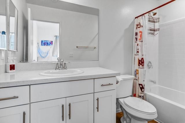 402 Creekside Cir, San Diego, CA 92114