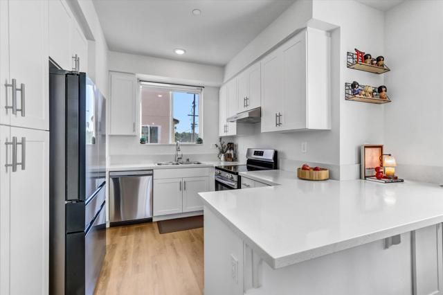 402 Creekside Cir, San Diego, CA 92114