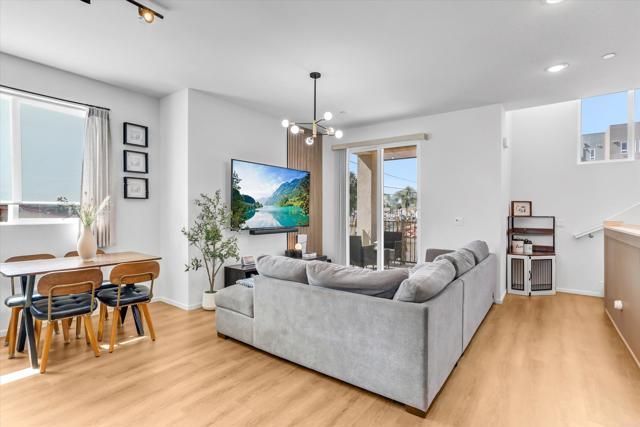 402 Creekside Cir, San Diego, CA 92114