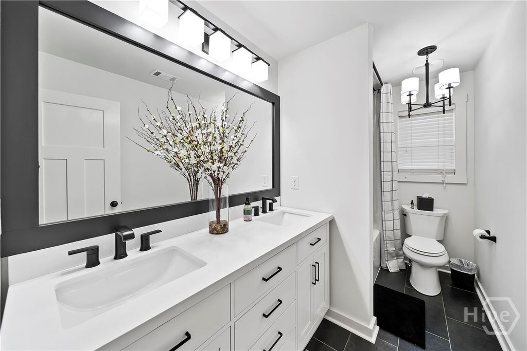 Image 37 of property listing at 1060 Cobblestone Lane, Bogart, GA 30622