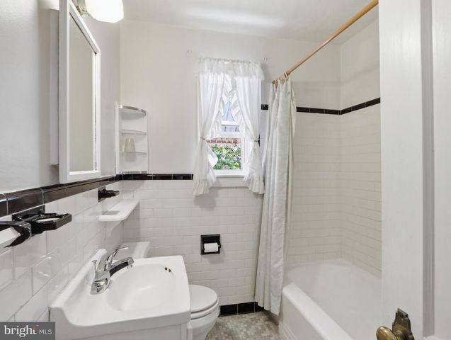 2620 LIBERTY PKWY, Baltimore, MD 21222