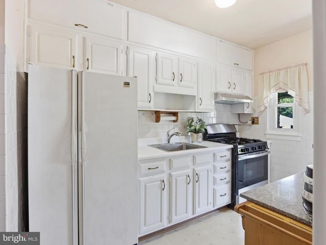2620 LIBERTY PKWY, Baltimore, MD 21222