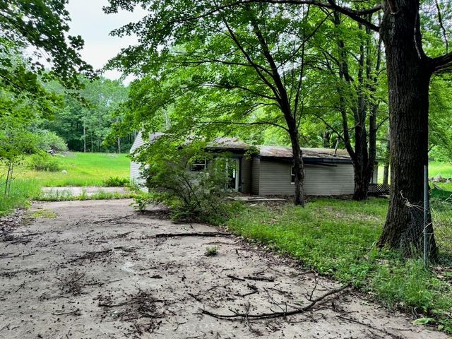 4303 W Adams Road, Lake, MI 48632