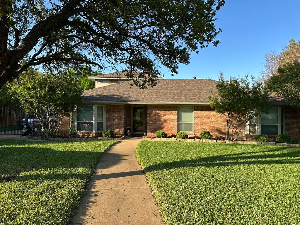 104 Greenbriar Lane, Colleyville, TX 76034