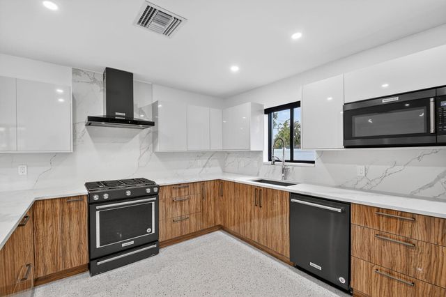 504 Flotilla Road, North Palm Beach, FL 33408
