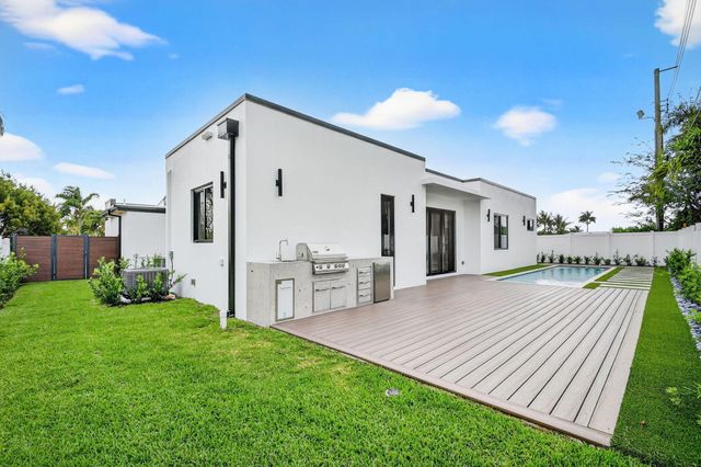 504 Flotilla Road, North Palm Beach, FL 33408