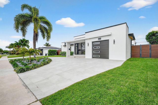 504 Flotilla Road, North Palm Beach, FL 33408