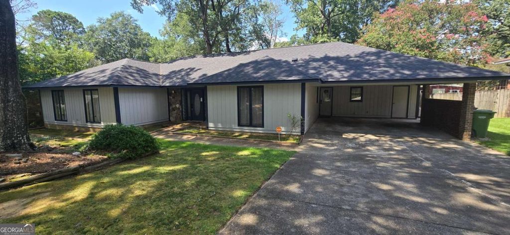 3325 N Quay Drive, Columbus, GA 31909