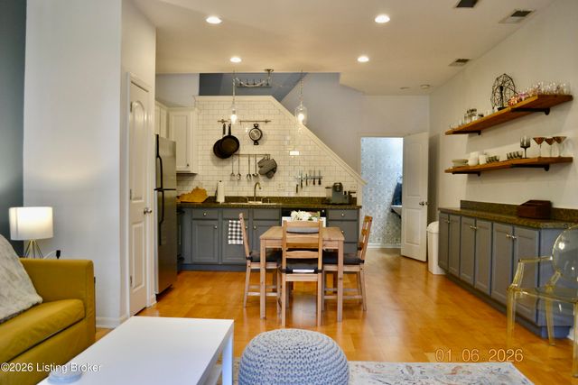 347 Kenilworth Rd, Louisville, KY 40206