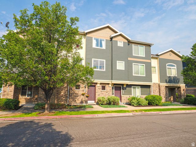 8292 S BELLINGHAM DR, Sandy, UT 84070