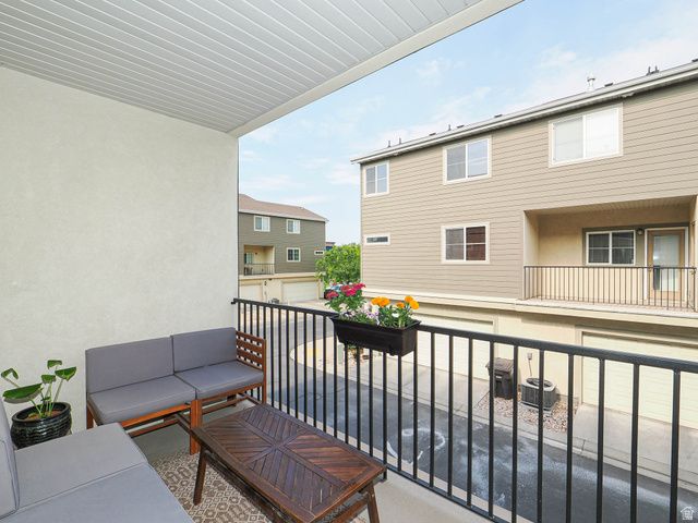 8292 S BELLINGHAM DR, Sandy, UT 84070