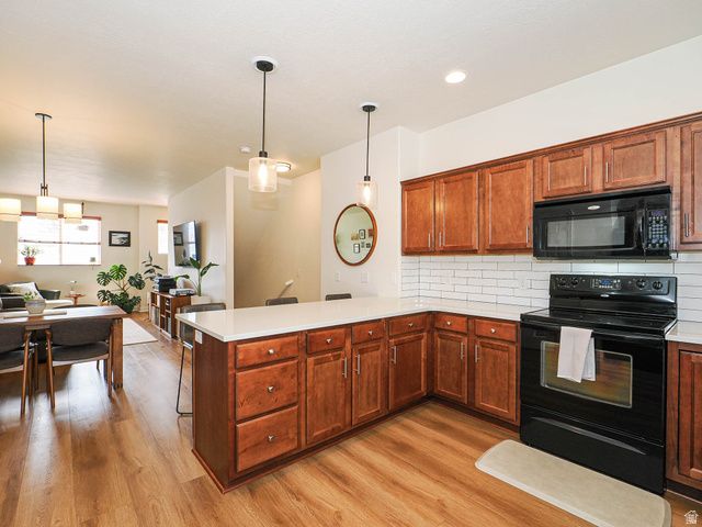 8292 S BELLINGHAM DR, Sandy, UT 84070