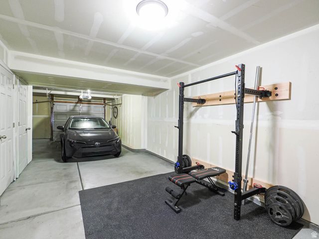 8292 S BELLINGHAM DR, Sandy, UT 84070