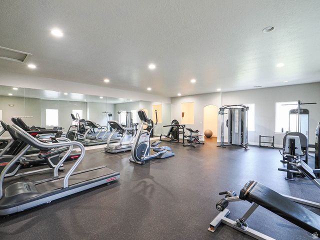 8292 S BELLINGHAM DR, Sandy, UT 84070